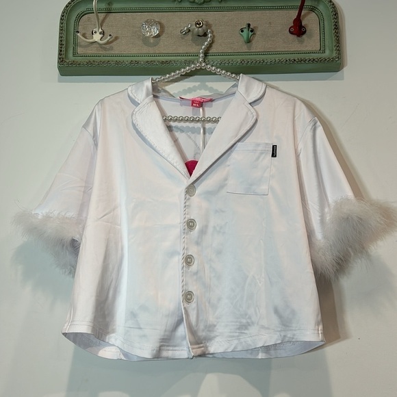 clueless ugh As if white cropped button front sleep top with faux fur sleeve M/L - Picture 9 of 9